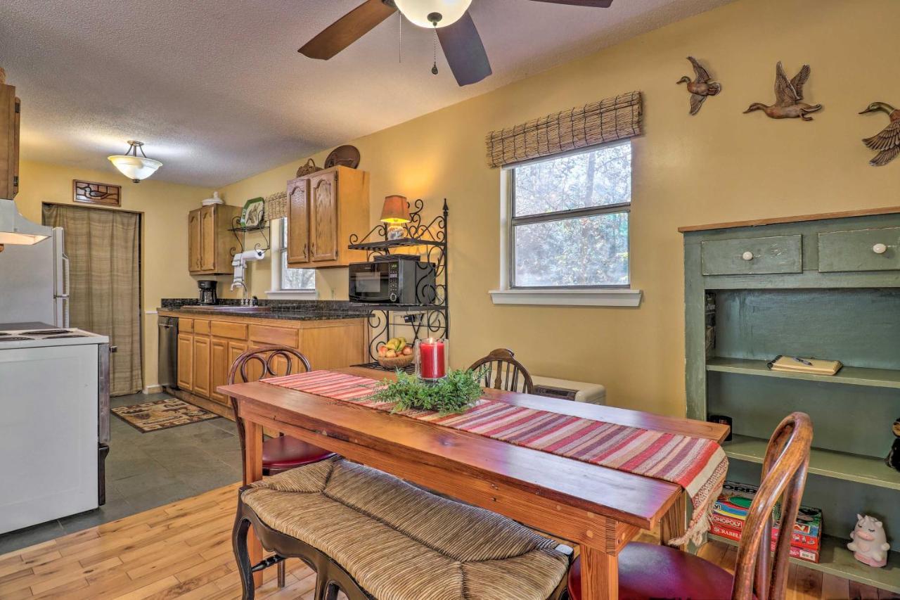 Creekside Retreat With Deck, 18 Miles To Wolf Ridge Villa Weaverville Eksteriør billede